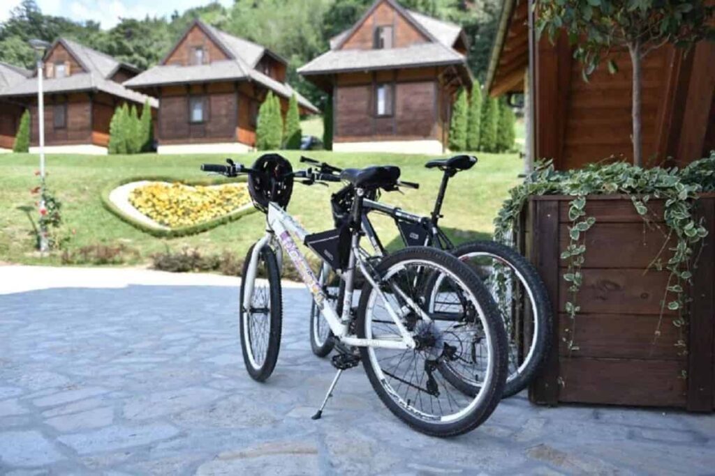 Etno naselje Vrdnička Kula - Biciklizam