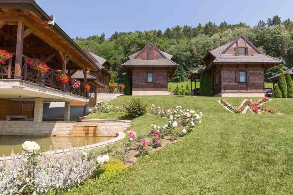 Etno naselje Vrdnička Kula - Kućice