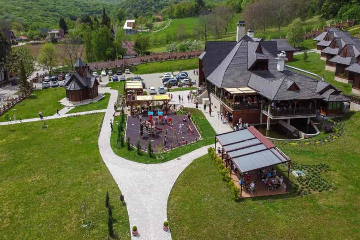 Etno naselje Vrdnička Kula