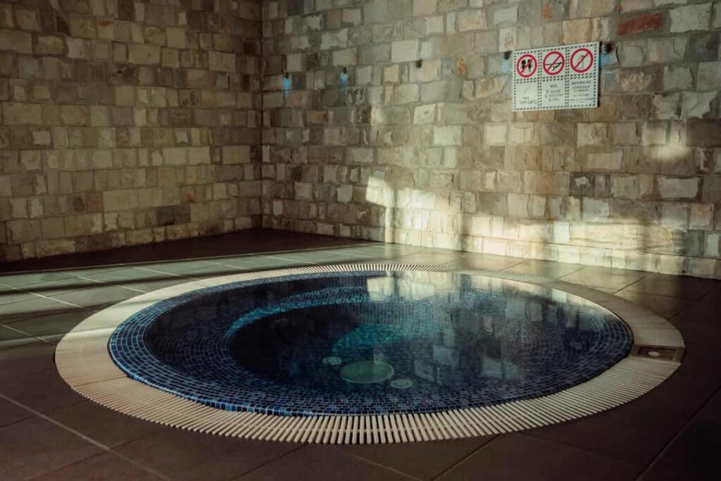 Hotel Avala Resorts & Villas - Budva - Djakuzi bazen