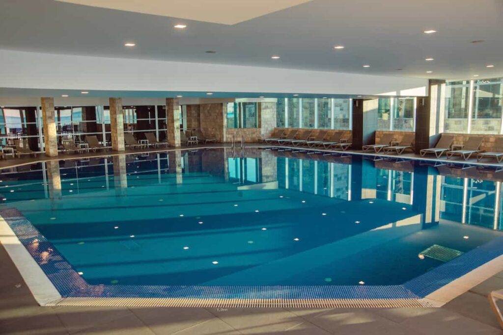 Hotel Avala Resorts & Villas - Budva - Unutrašnji bazen