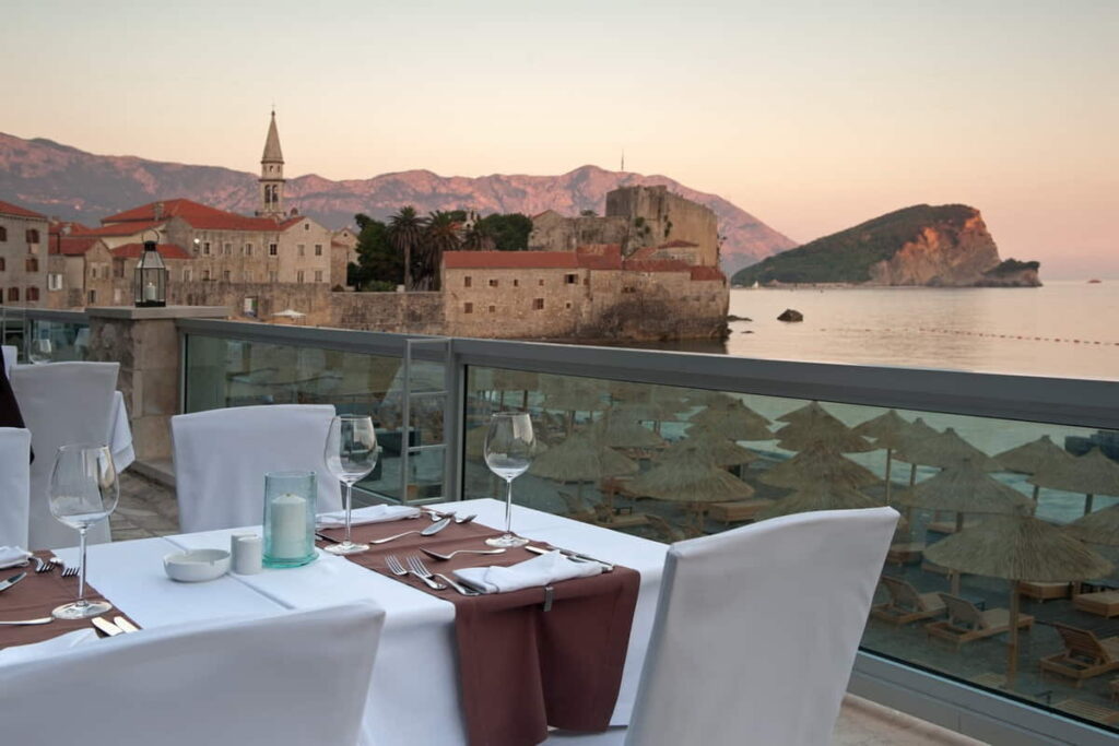 Hotel Avala Resorts & Villas - Budva - Restoran na plaži