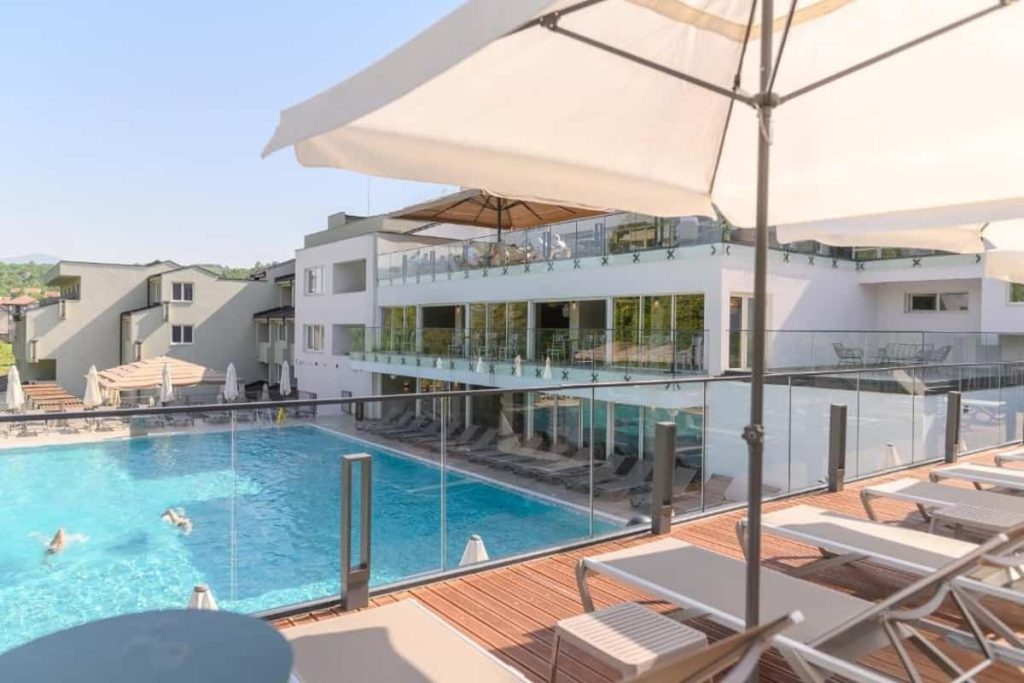 Hotel Sunce, Sokobanja - Spoljašnji bazen sa ležaljkama