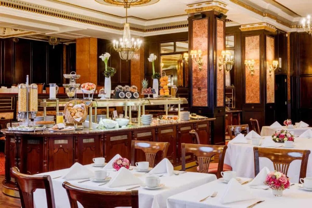 Budimpešta - Danubius Hotel Astoria - Restoranska sala